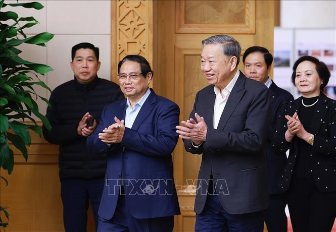 Tổng Bí thư Tô Lâm đến làm việc với Tiểu ban Kinh tế - Xã hội Đại hội XIV của Đảng. Ảnh: Dương Giang/TTXVN tieu-ban-17325-5.jpg