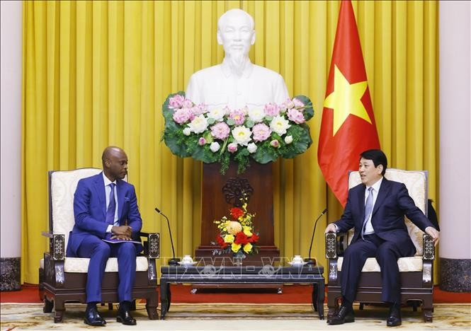 Chủ tịch nước Lương Cường tiếp Bộ trưởng Ngoại giao, Hội nhập khu vực và Kiều dân Cộng hoà Togo Robert Dussey. Ảnh: Lâm Khánh/TTXVN Chủ tịch nước Lương Cường tiếp Bộ trưởng Ngoại giao, Hội nhập khu vực và Kiều dân Cộng hoà Togo Robert Dussey. Ảnh: Lâm Khánh/TTXVN