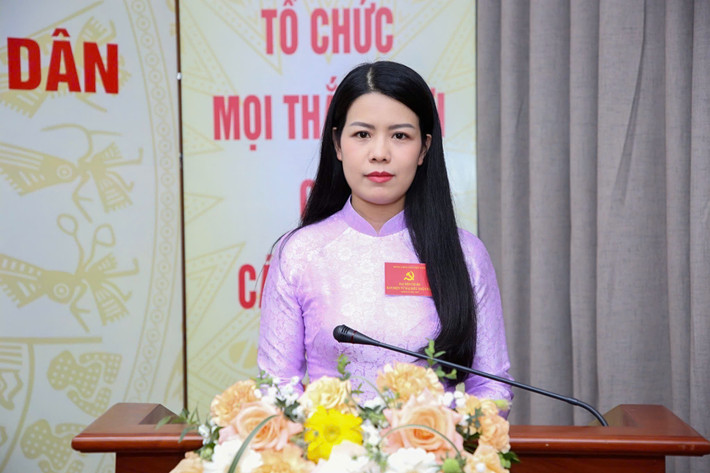 Bí thư Chi bộ Ban Điện tử Nguyễn Lệ Thủy trình bày báo cáo tại Đại hội dh-chibobandt3.jpg