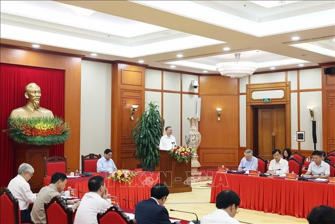 Tổng Bí thư Tô Lâm phát biểu chỉ đạo tại buổi làm việc với Tiểu ban Kinh tế - Xã hội Đại hội XIV của Đảng. Ảnh: Thống Nhất/TTXVN Tổng Bí thư Tô Lâm phát biểu chỉ đạo tại buổi làm việc với Tiểu ban Kinh tế - Xã hội Đại hội XIV của Đảng. Ảnh: Thống Nhất/TTXVN
