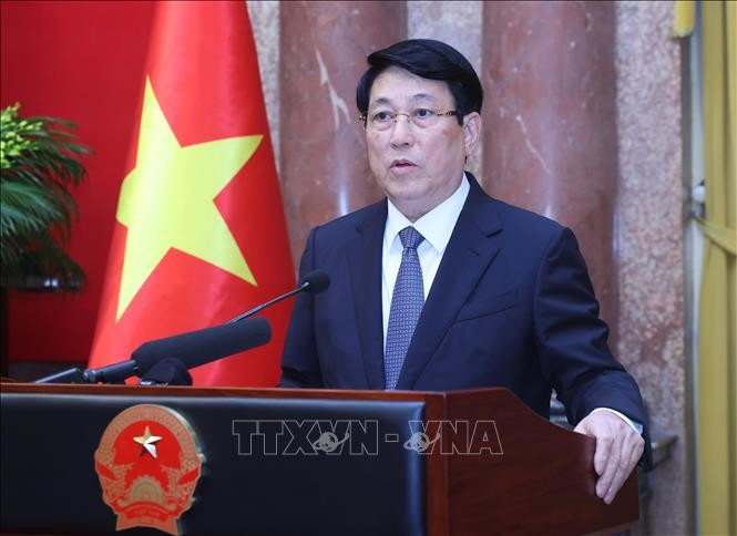 Chủ tịch nước Lương Cường phát biểu tại buổi gặp mặt lãnh đạo, cán bộ, công chức, viên chức, người lao động Văn phòng Chủ tịch nước. Ảnh: Lâm Khánh/TTXVN Chủ tịch nước Lương Cường phát biểu tại buổi gặp mặt lãnh đạo, cán bộ, công chức, viên chức, người lao động Văn phòng Chủ tịch nước. Ảnh: Lâm Khánh/TTXVN