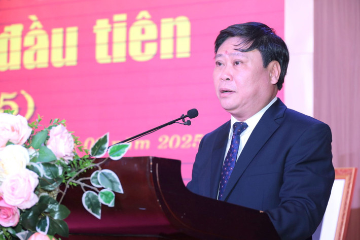 Tổng Biên tập Báo Tuyên Quang Mai Đức Thông đọc diễn văn kỷ niệm 60 năm Báo Tuyên Quang ra số báo đầu tiên. Ảnh: Bảo Quyên f1e86a3e80a4aec6ab0ae939014cc1de.jpg
