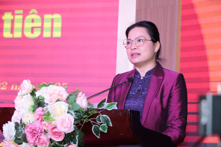 Ủy viên Trung ương Đảng, Bí thư Tỉnh ủy, Trưởng Đoàn ĐBQH tỉnh Tuyên Quang Hà Thị Nga phát biểu tại lễ kỷ niệm. Ảnh: Bảo Quyên 7ac16a04fe2188ae25cb7288842a26ff.jpg