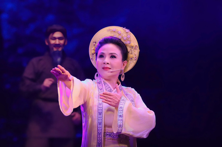NSND Thanh Ngân trong vở cải lương "Tiếng trống Mê Linh" NSND Thanh Ngân trong vở cải lương "Tiếng trống Mê Linh"