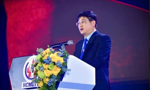 PGS.TS Lê Hiếu Giang làm Hiệu trưởng Trường Đại học Sư phạm Kỹ thuật TP. Hồ Chí Minh