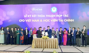 Học viện Tài chính và Câu lạc bộ Giám đốc Tài chính Việt Nam ký kết hợp tác toàn diện