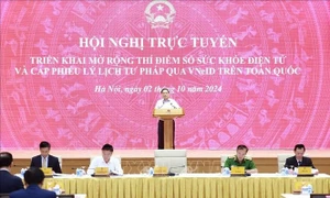 Thủ tướng Phạm Minh Chính chủ trì Hội nghị triển khai mở rộng Sổ sức khỏe điện tử và cấp Phiếu lý lịch tư pháp trên VNeID