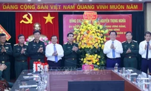 Trưởng Ban Tuyên giáo Trung ương Nguyễn Trọng Nghĩa thăm, chúc mừng Học viện Kỹ thuật Quân sự