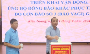 Kiên Giang: Cán bộ, người dân tham gia ủng hộ đồng bào bị thiệt hại bão số 3