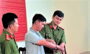 Kiên Giang: Một nhân viên ngân hàng ở Phú Quốc bị bắt giữ khẩn cấp