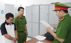 An Giang: Bắt người đàn ông thuê xe ô tô rồi mang đi cầm lấy tiền tiêu xài 