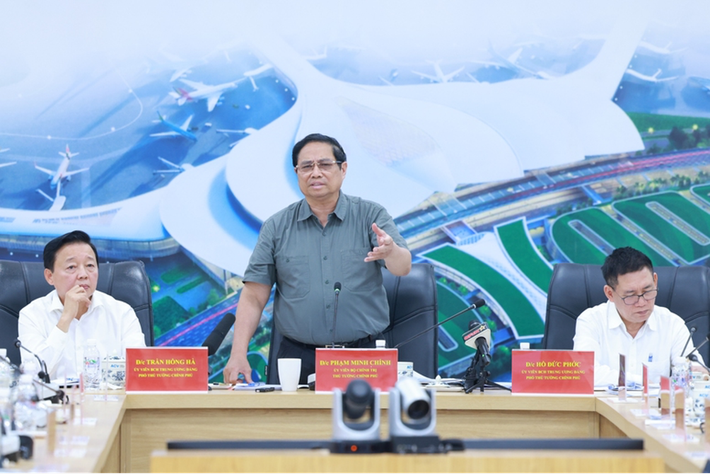 Thủ tướng Chính phủ Phạm Minh Chính phát buổi tại buổi kiểm tra. Ảnh: VPG/Nhật Bắc tt-2.png