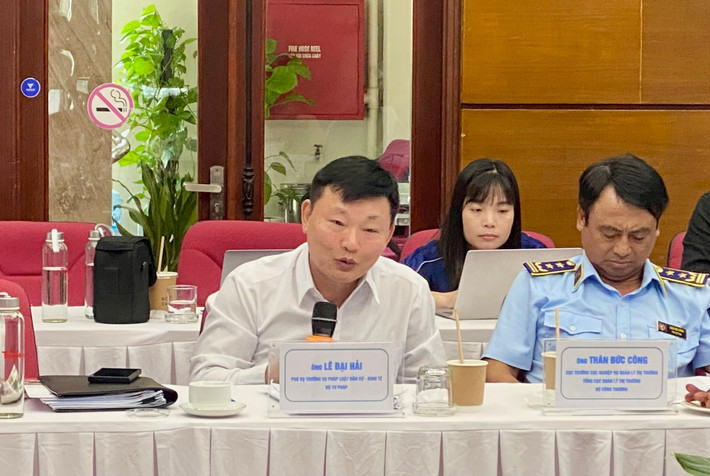 Ông Lê Đại Hải, Phó Vụ trưởng Vụ Pháp luật Dân sự - Kinh tế, Bộ Tư pháp phát biểu tại tọa đàm. Ảnh: V.A tl-3-7823.jpg