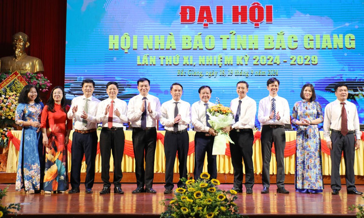 Ông Trịnh Văn Ánh tiếp tục được bầu làm Chủ tịch Hội Nhà báo tỉnh Bắc Giang. Nguồn: ITN Ông Trịnh Văn Ánh tiếp tục được bầu làm Chủ tịch Hội Nhà báo tỉnh Bắc Giang. Nguồn: ITN