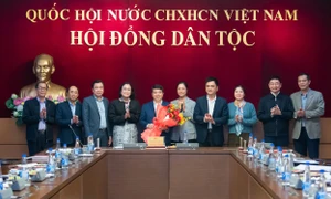 Bí thư Đảng ủy Hội đồng Dân tộc, Chủ tịch Hội đồng Dân tộc Y Thanh Hà Niê Kđăm phát biểu tại Hội nghị