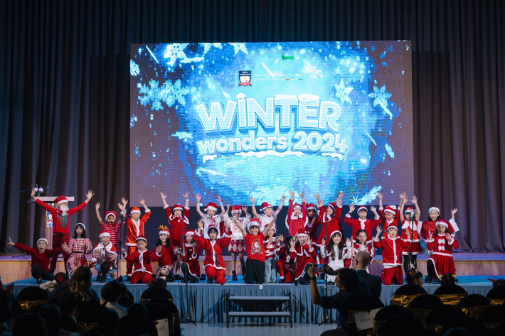 Học sinh ISPH thích thú tham gia vào chương trình âm nhạc mừng lễ Giáng sinh Winter Wonder. z6148986153970-0e1f6b661a67123a69433acfda67f45d.jpg