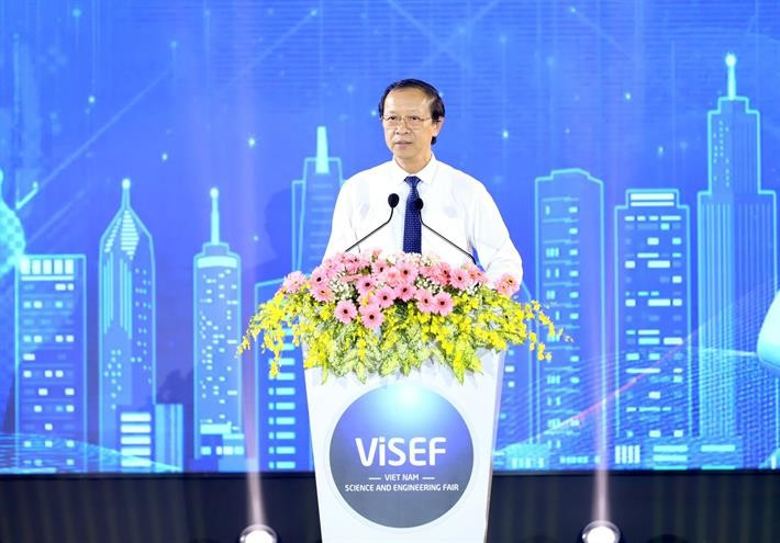 Thứ trưởng Bộ Giáo dục và Đào tạo Phạm Ngọc Thưởng phát biểu khai mạc Cuộc thi nghiên cứu Khoa học, kỹ thuật cấp quốc gia học sinh THCS và THPT năm học 2024-2025 z64224729160701b3cdc82fabb1560bbd22c56ea740059.jpg