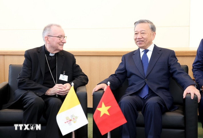Tổng Bí thư, Chủ tịch nước Tô Lâm gặp Thủ tướng Tòa thánh Vatican, Hồng y Pietro Parolin. (Ảnh: Lâm Khánh/TTXVN) Tổng Bí thư, Chủ tịch nước Tô Lâm gặp Thủ tướng Tòa thánh Vatican, Hồng y Pietro Parolin. (Ảnh: Lâm Khánh/TTXVN)