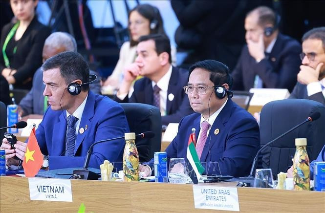 Thủ tướng Phạm Minh Chính dự và phát biểu tại Phiên thảo luận “Cuộc chiến chống đói nghèo” của Hội nghị thượng đỉnh G20. Ảnh: Dương Giang/TTXVN Thủ tướng Phạm Minh Chính dự và phát biểu tại Phiên thảo luận “Cuộc chiến chống đói nghèo” của Hội nghị thượng đỉnh G20. Ảnh: Dương Giang/TTXVN
