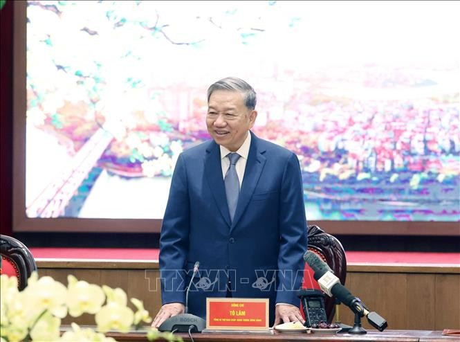 Tổng Bí thư Tô Lâm chúc Tết Đảng bộ, chính quyền và Nhân dân Thủ đô. Ảnh: Thống Nhất/TTXVN Tổng Bí thư Tô Lâm chúc Tết Đảng bộ, chính quyền và Nhân dân Thủ đô. Ảnh: Thống Nhất/TTXVN