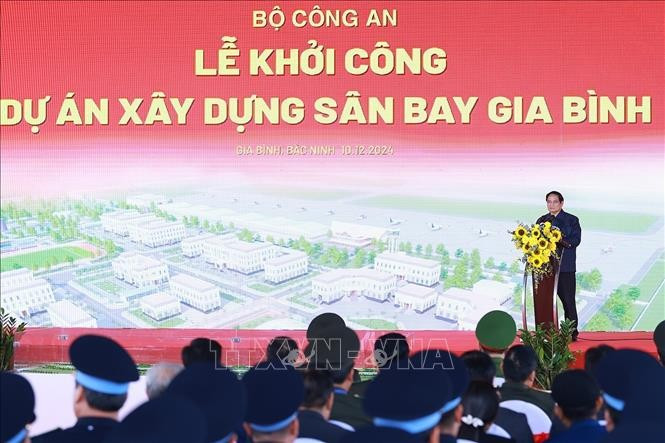 Thủ tướng Phạm Minh Chính phát biểu tại Lễ khởi công Dự án xây dựng sân bay Gia Bình. Ảnh: Dương Giang - TTXVN