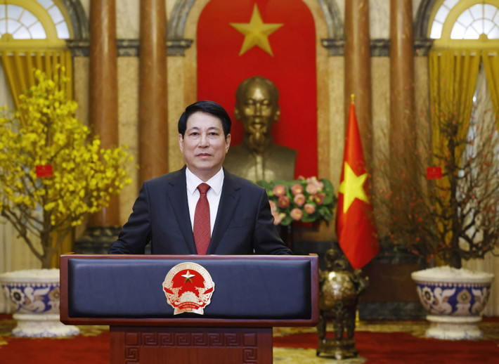 Chủ tịch nước Lương Cường đọc thông điệp chúc Tết Ất Tỵ 2025. Ảnh: Lâm Khánh/TTXVN Chủ tịch nước Lương Cường đọc thông điệp chúc Tết Ất Tỵ 2025. Ảnh: Lâm Khánh/TTXVN