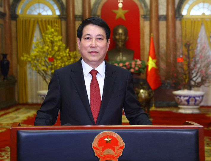 Chủ tịch nước Lương Cường đọc thông điệp chúc Tết Ất Tỵ 2025. Ảnh: Lâm Khánh/TTXVN Chủ tịch nước Lương Cường đọc thông điệp chúc Tết Ất Tỵ 2025. Ảnh: Lâm Khánh/TTXVN