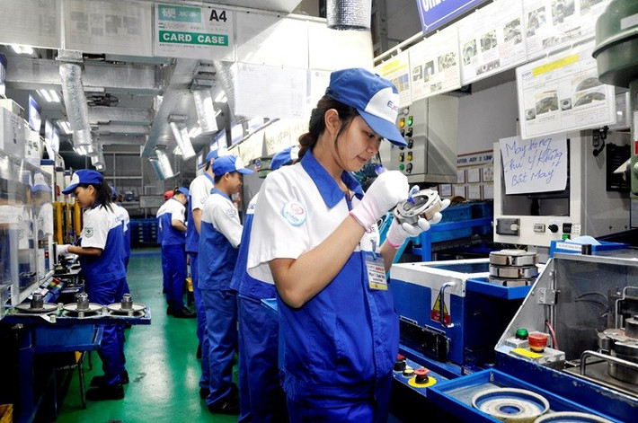 Phát huy quyền chủ động giám sát của công đoàn giúp phát hiện sớm vi phạm tại đơn vị sử dụng lao động. Ảnh: H. Dương Phát huy quyền chủ động giám sát của công đoàn giúp phát hiện sớm vi phạm tại đơn vị sử dụng lao động. Ảnh: H. Dương