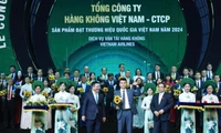 Vietnam Airlines nhận giải thưởng “Sản phẩm đạt Thương hiệu quốc gia 2024”. Ảnh: VNA