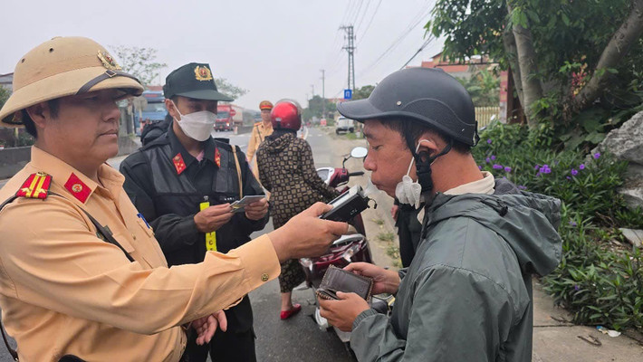 Công an tỉnh Quảng Bình thành lập 10 tổ tuần tra đặc biệt bao quát địa bàn cơ sở Công an tỉnh Quảng Bình thành lập 10 tổ tuần tra đặc biệt bao quát địa bàn cơ sở