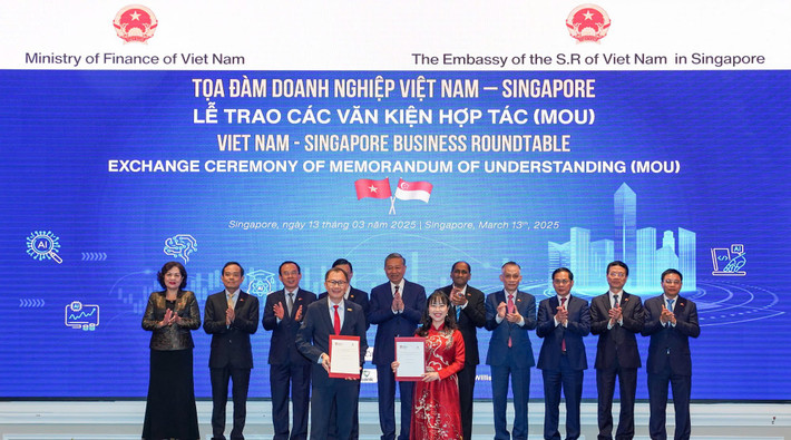 Trường Đại học VinUni và Đại học Công nghệ Nanyang (NTU – Singapore) chính thức ký kết Biên bản Ghi nhớ (MOU) nhằm thiết lập liên minh chiến lược, toàn diện và dài hạn 1111.jpg