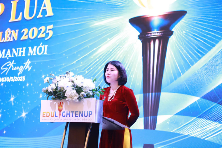 EdulightenUpボーダーレス教育マネージャーネットワーク共同創設者、ファン・ティ・ホン・ドゥン氏 z6454696985734-c535ec0f36270243e3002b5497a73785.jpg