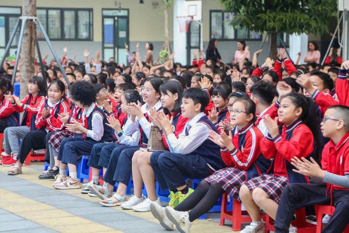 Trẻ em có quyền được giáo dục, học tập để phát triển toàn diện và phát huy tốt nhất tiềm năng của bản thân z6067637083052-316bd166f02390bc7db8ad1f0d9f8654.jpg