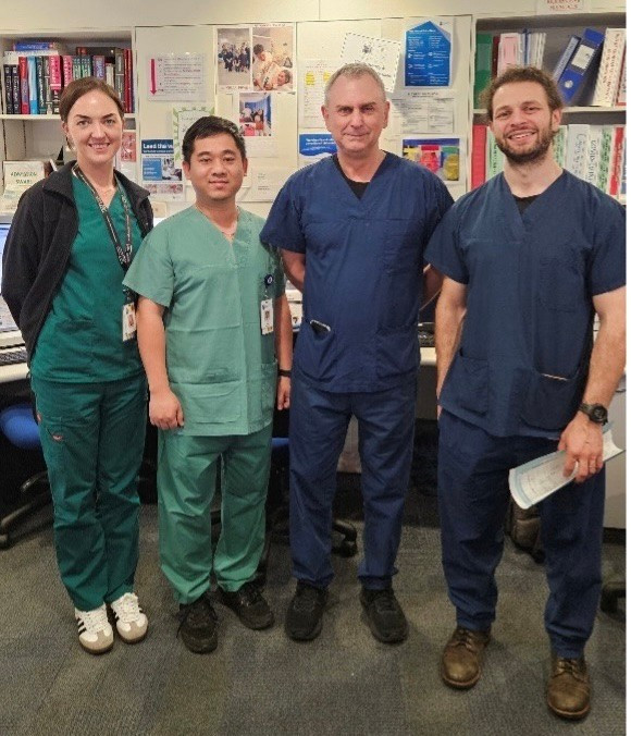 Các bác sĩ tim mạch của bệnh viện TWQĐ 108 được đào tạo tại bệnh viện St. Vincent’s (Sydney, Úc) – hàng đầu tại Úc về ghép tim nhân tạo z6422177483033-df0aab2d1748b7ea23df045cdb8727b0.jpg