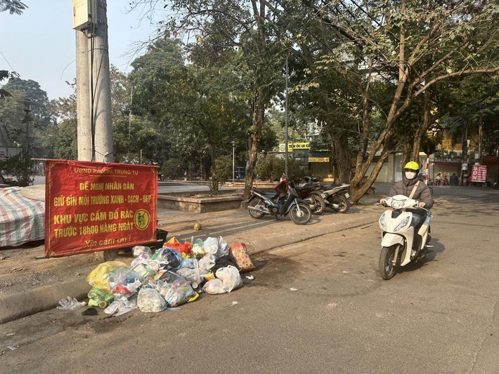 Hà Nội lắp camera giám sát hành vi đổ trộm rác thải để xử phạt. Ảnh minh họa: ITN do-rac.jpg