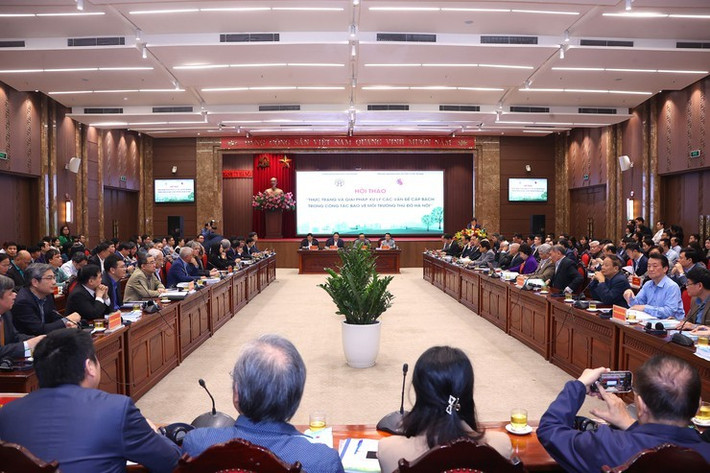 TP. Hà Nội tập trung nghiên cứu các phương án nhằm bảo vệ môi trường, giảm thiểu ô nhiễm không khí. Ảnh: A.V hn-1.jpg