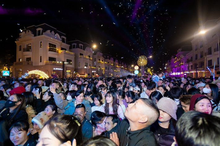 Asia Vibe trở thành điểm dừng chân lý tưởng của du khách trong mùa lễ hội cuối năm. a6.jpg