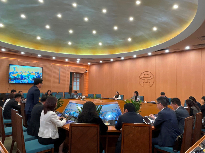 Quang cảnh buổi họp. Ảnh: ITN ub1.jpg