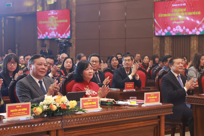 Các đại biểu tham dự lễ trao giải. Ảnh: IT giai-bao-chi-hn-1.jpg