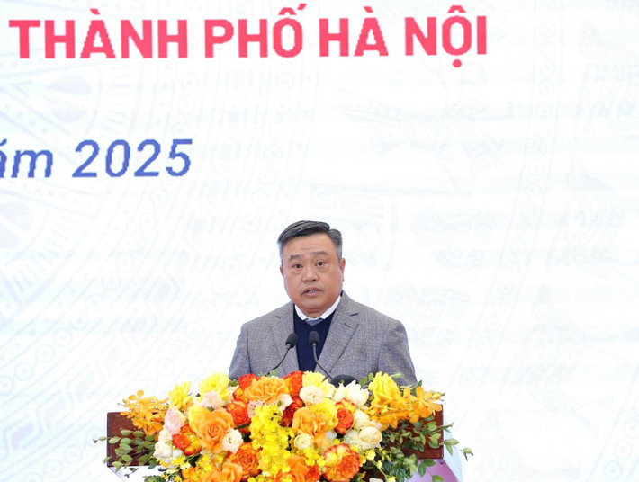 Chủ tịch UBND TP. Hà Nội Trần Sỹ Thanh phát biểu tại lễ kỷ niệm. Ảnh: V.T chu-tich-thanh-pho-tran-sy-thanh-phat-bieu-ngay-24-2.jpg
