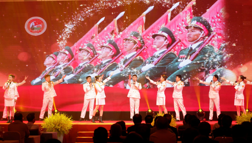 Chương trình văn nghệ chào mừng cuộc gặp mặt của Tổng Bí thư Tô Lâm. Ảnh: Hoa Lê Chương trình văn nghệ chào mừng cuộc gặp mặt của Tổng Bí thư Tô Lâm. Ảnh: Hoa Lê