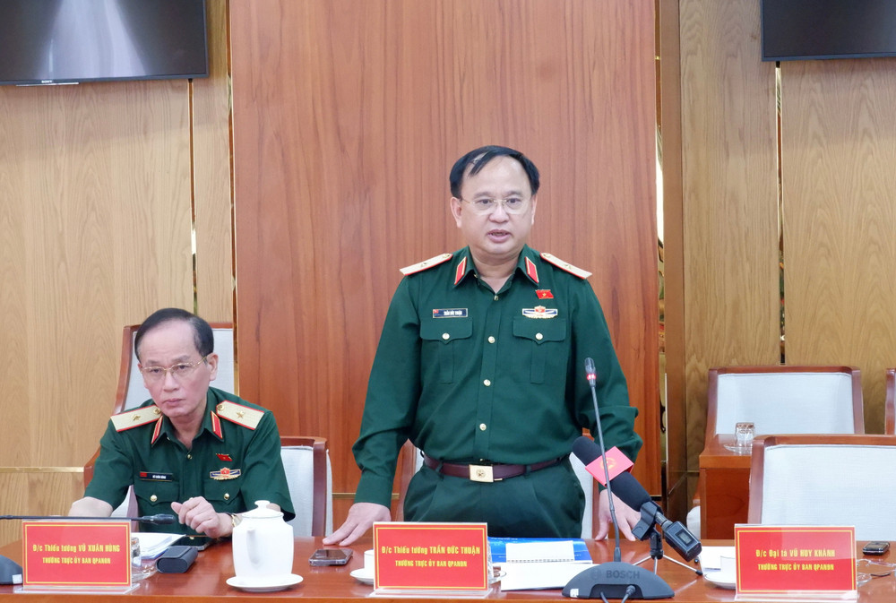 Ủy viên là ĐBQH hoạt động chuyên trách tại Ủy ban Quốc phòng, An ninh và Đối ngoại Trần Đức Thuận Ủy viên là ĐBQH hoạt động chuyên trách tại Ủy ban Quốc phòng, An ninh và Đối ngoại Trần Đức Thuận